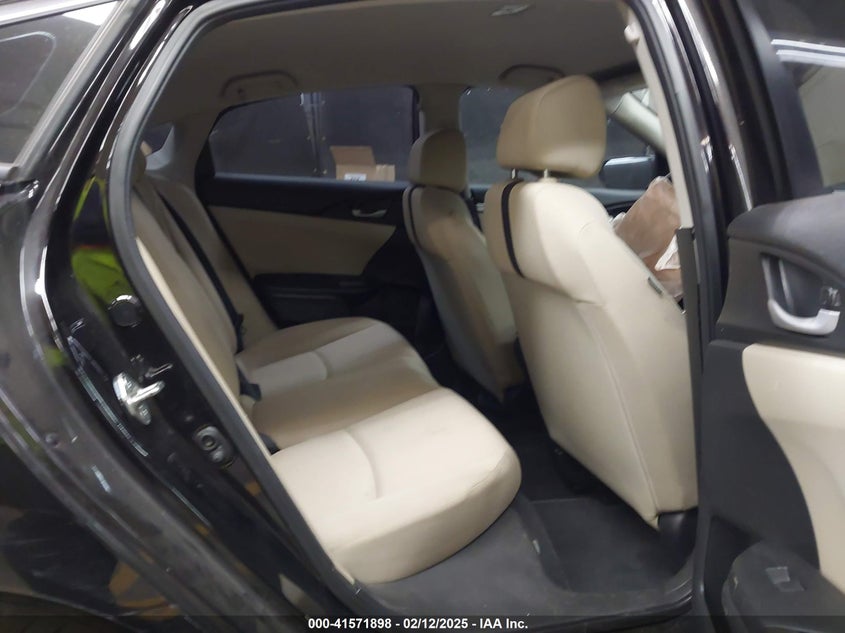 2018 HONDA CIVIC VIN: 19XFC2F58JE020361