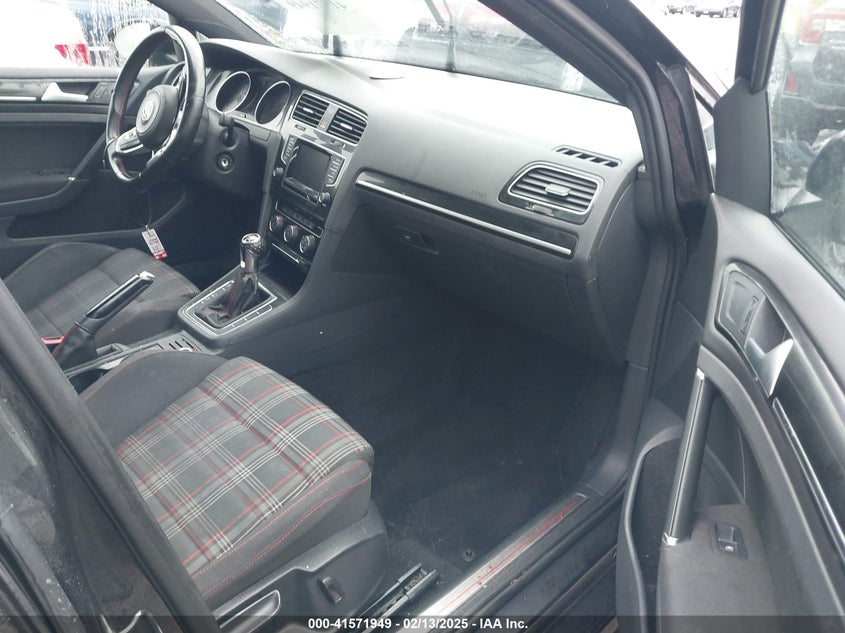 2015 VOLKSWAGEN GOLF GTI 2.0T S 4-DOOR - 3VW5T7AU4FM081854