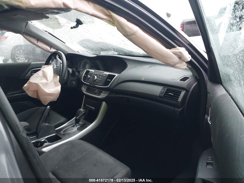 2015 HONDA ACCORD VIN: 1HGCR2F32FA108639
