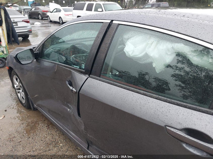 VIN 2HGFC2F57JH585447 2018 HONDA CIVIC LX