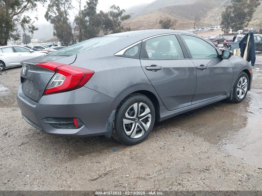 VIN 2HGFC2F57JH585447 2018 HONDA CIVIC LX