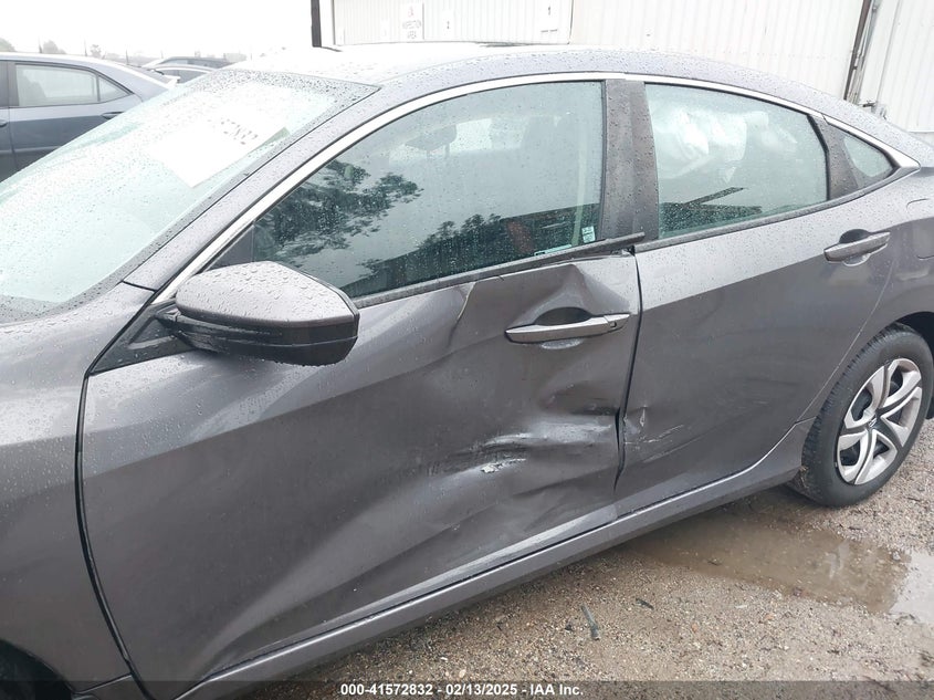 VIN 2HGFC2F57JH585447 2018 HONDA CIVIC LX
