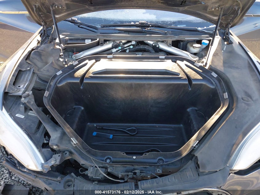 2014 TESLA MODEL S VIN: 5YJSA1H23EFP64452