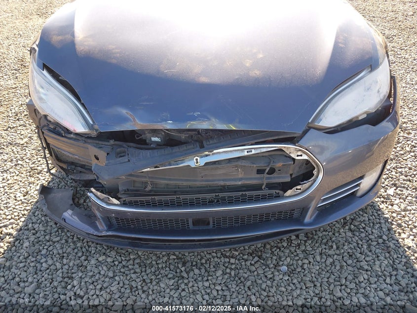 2014 TESLA MODEL S VIN: 5YJSA1H23EFP64452