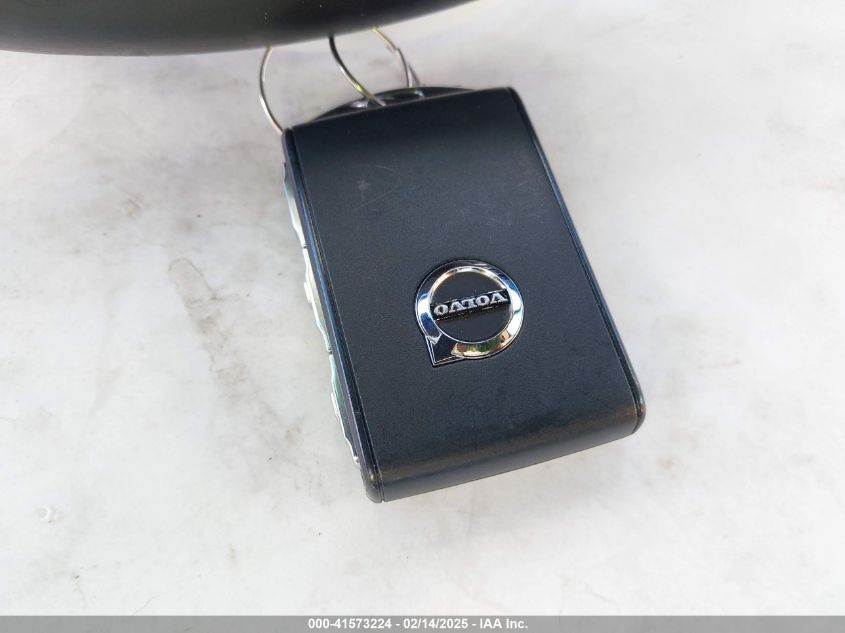 2019 Volvo Xc60 T5 Momentum VIN: LYV102DK8KB255769 Lot: 41573224