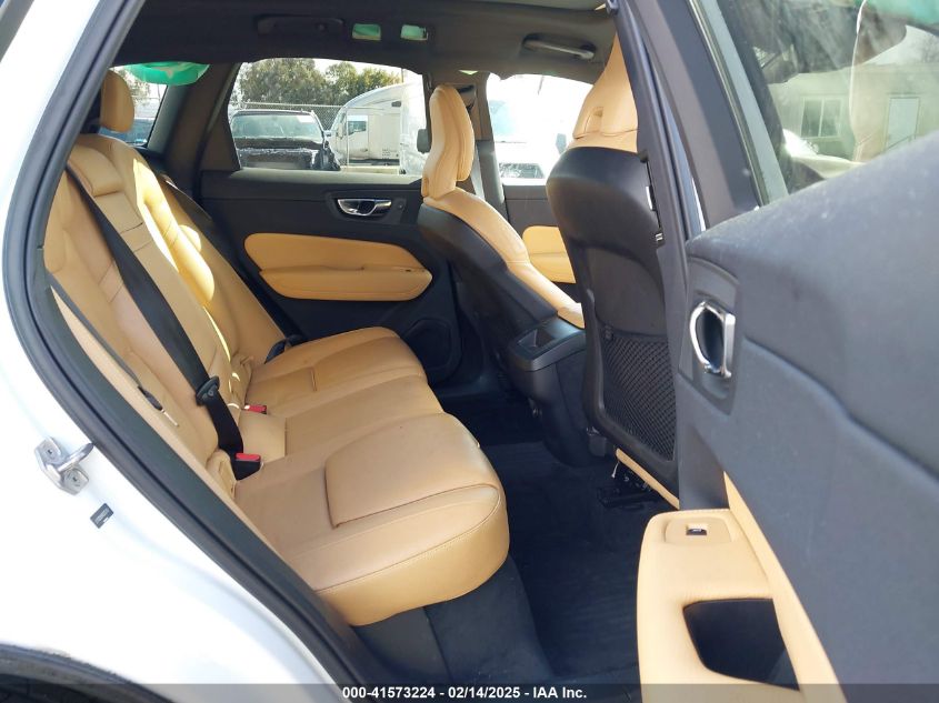 2019 Volvo Xc60 T5 Momentum VIN: LYV102DK8KB255769 Lot: 41573224