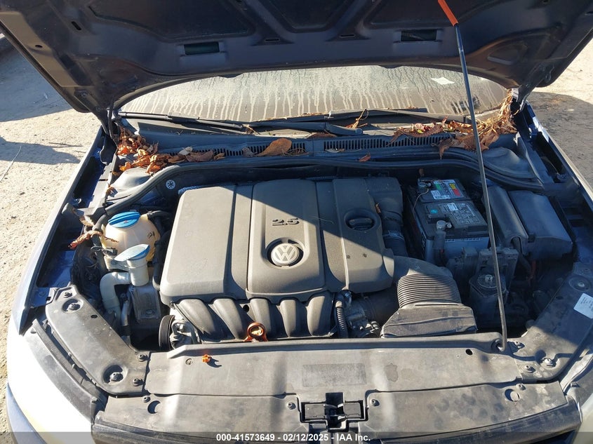 2011 VOLKSWAGEN JETTA VIN: 3VWDX7AJ3BM321590