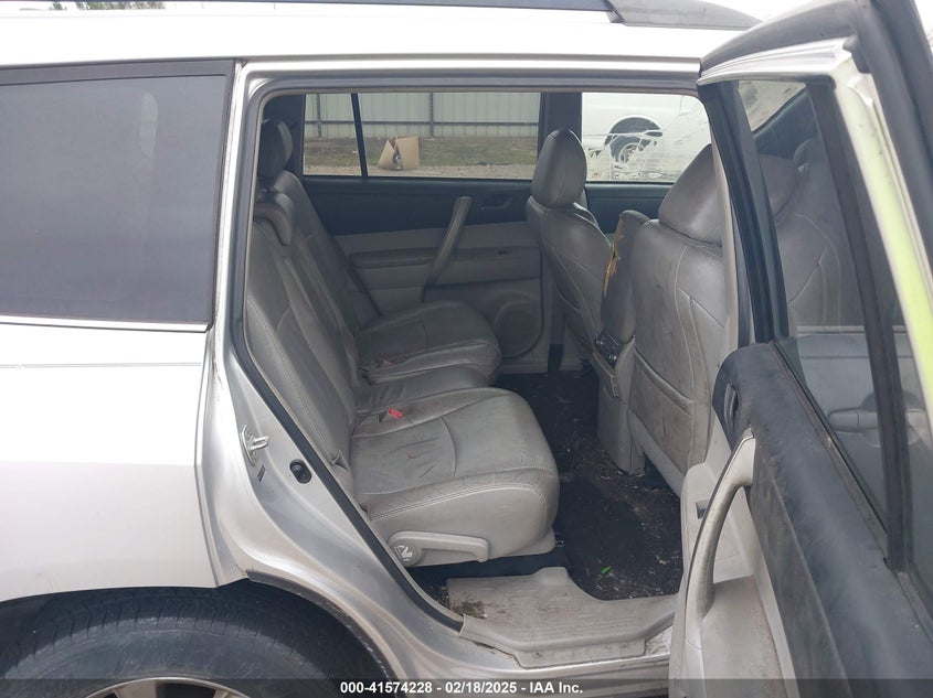 2011 Toyota Highlander Base V6/Se V6 VIN: 5TDZK3EHXBS030074 Lot: 41574228
