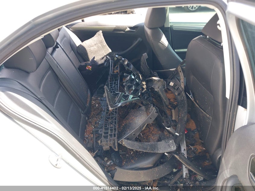 2015 VOLKSWAGEN JETTA VIN: 3VW3A7AJ0FM274845