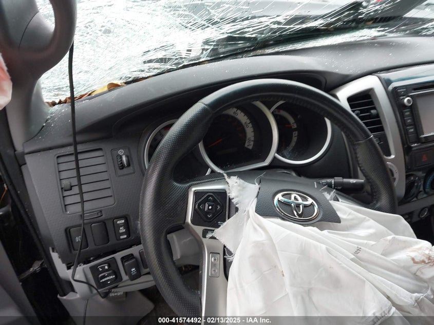 2015 TOYOTA TACOMA VIN: 5TFLU4EN3FX142646