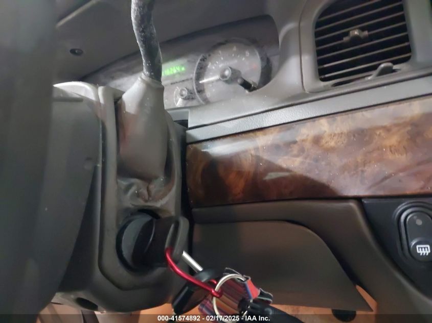 2008 Mercury Grand Marquis Gs VIN: 2MEFM74V48F632105 Lot: 41574892