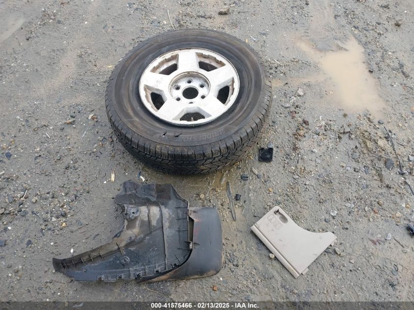 2005 Chevrolet Tahoe Lt VIN: 1GNEC13T35J117010 Lot: 41575466