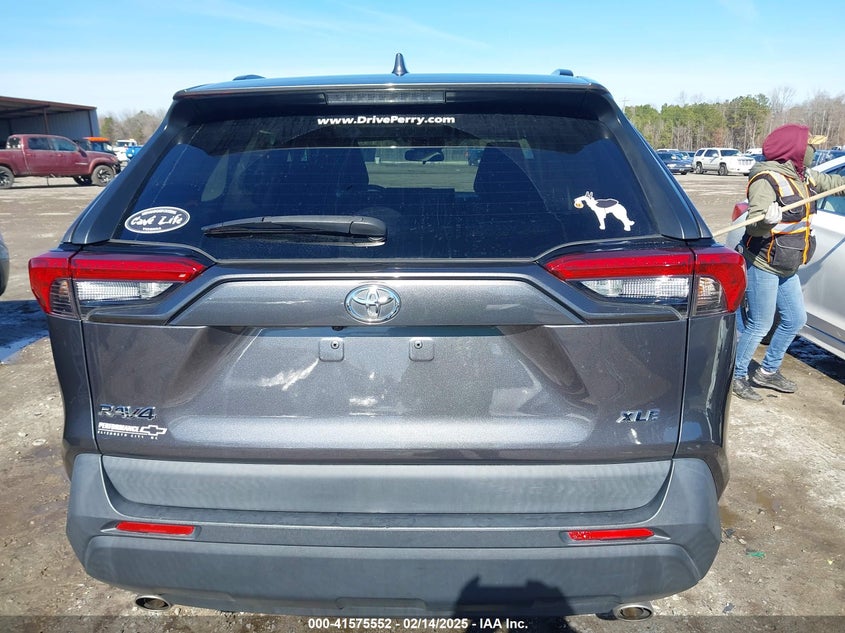 2019 TOYOTA RAV4 XLE - 2T3W1RFV0KW015434