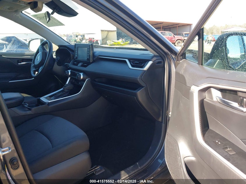 2019 TOYOTA RAV4 XLE - 2T3W1RFV0KW015434