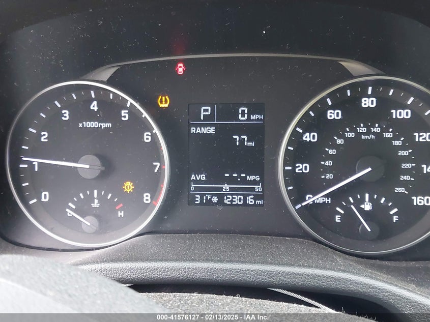 2017 HYUNDAI ELANTRA VIN: KMHD74LF1HU094670