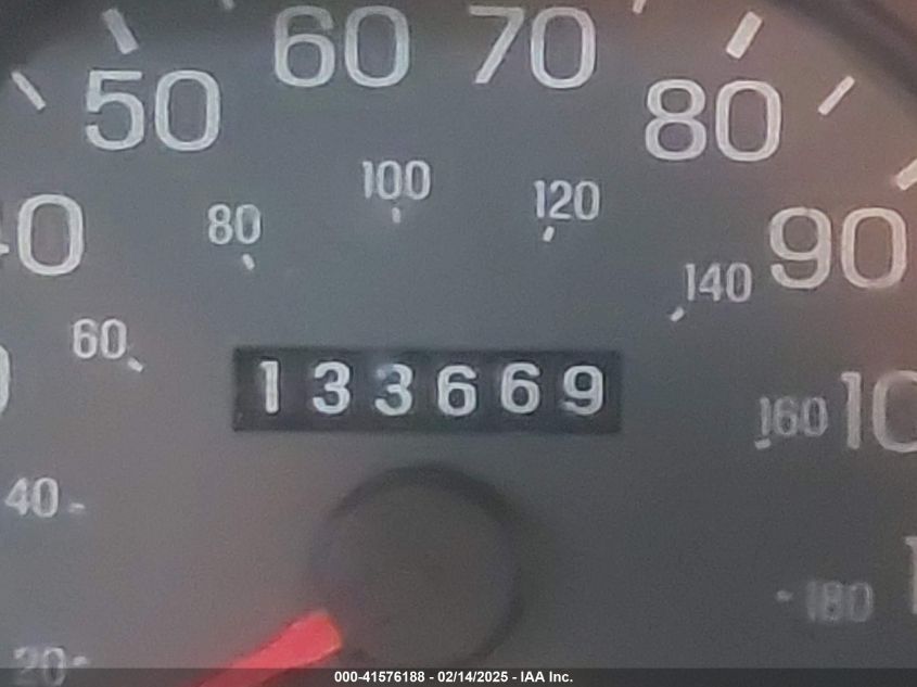 2005 Mercury Grand Marquis Gs VIN: 2MEFM74W25X628977 Lot: 41576188