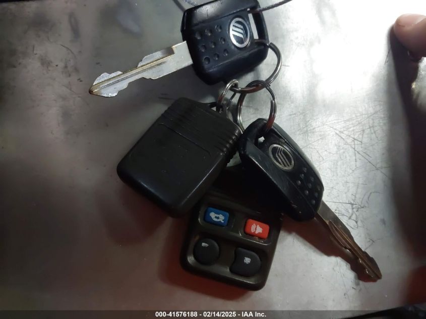 2005 Mercury Grand Marquis Gs VIN: 2MEFM74W25X628977 Lot: 41576188