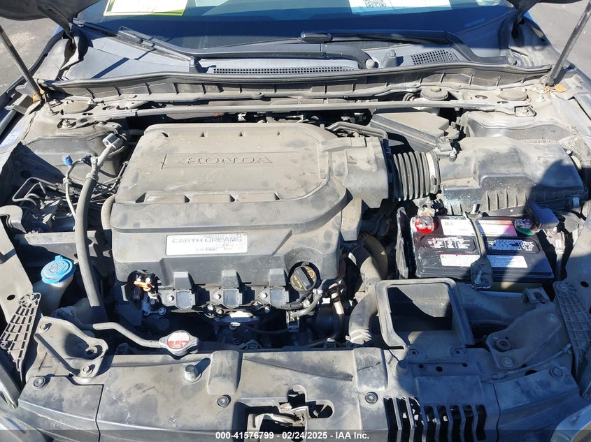 2013 HONDA ACCORD VIN: 1HGCR3F88DA014795