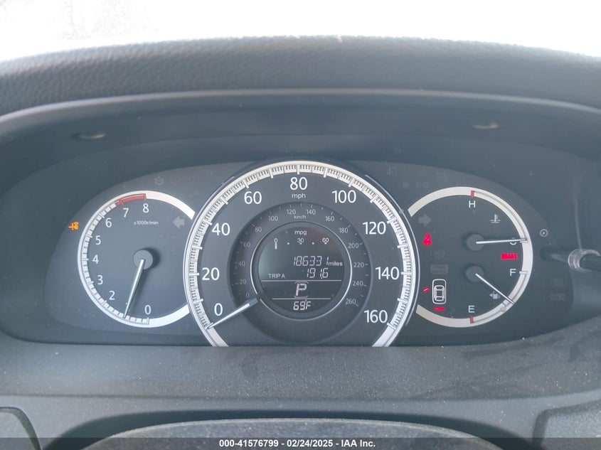 2013 HONDA ACCORD VIN: 1HGCR3F88DA014795