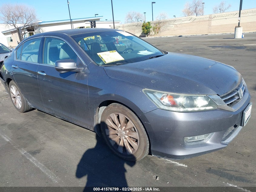 2013 HONDA ACCORD VIN: 1HGCR3F88DA014795