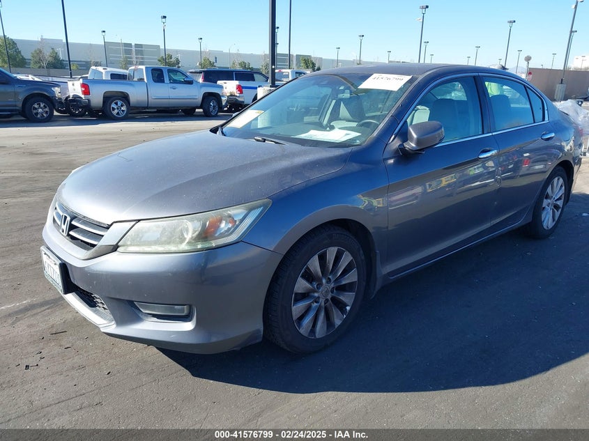 2013 HONDA ACCORD VIN: 1HGCR3F88DA014795