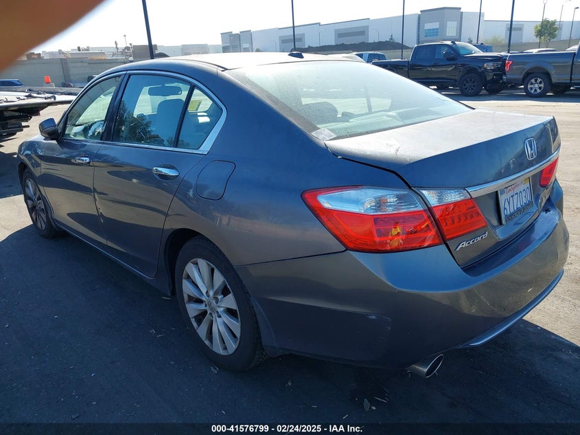 2013 HONDA ACCORD VIN: 1HGCR3F88DA014795