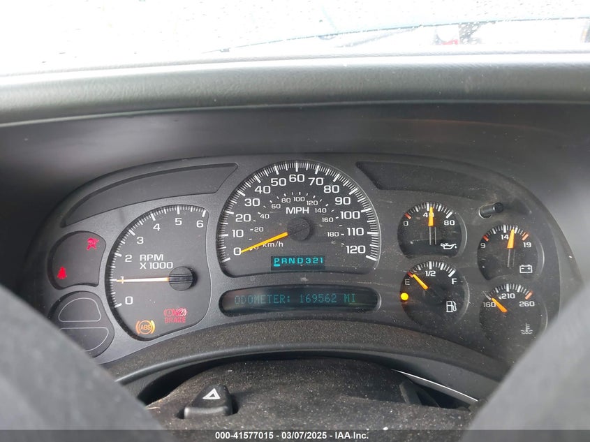 2004 GMC Yukon Slt VIN: 1GKEK13ZX4R198169 Lot: 41577015