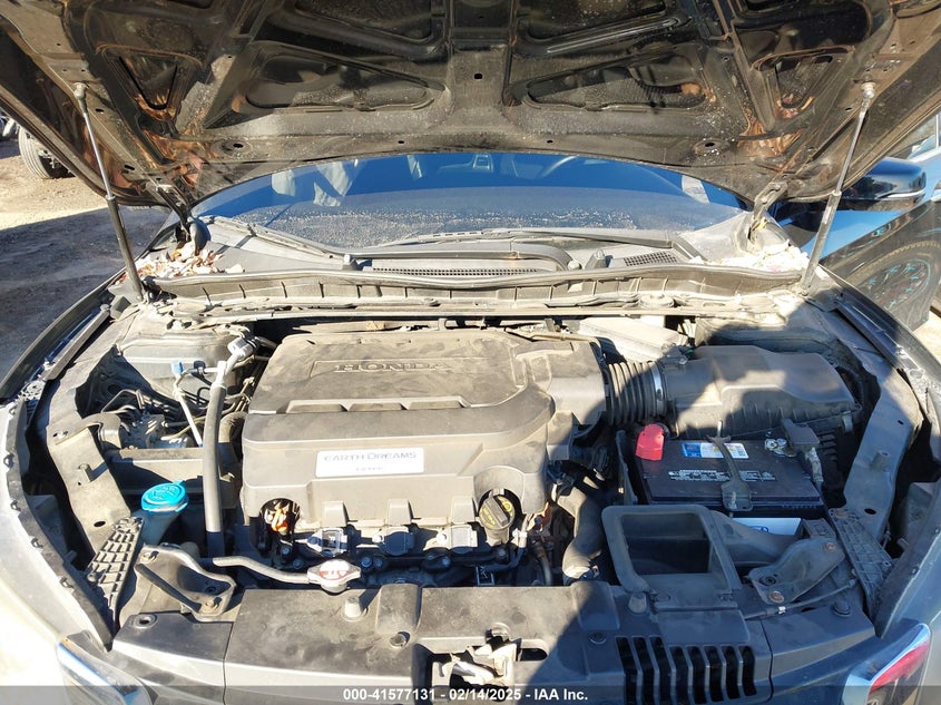 2013 HONDA ACCORD VIN: 1HGCR3F86DA041705