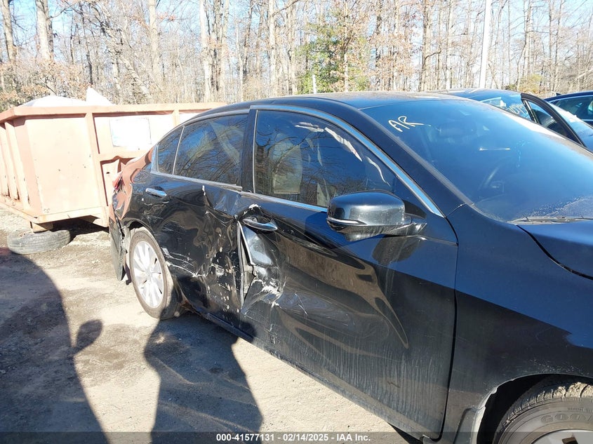 2013 HONDA ACCORD VIN: 1HGCR3F86DA041705
