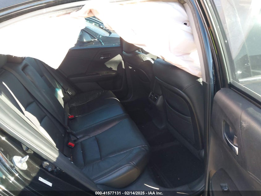 2013 HONDA ACCORD VIN: 1HGCR3F86DA041705