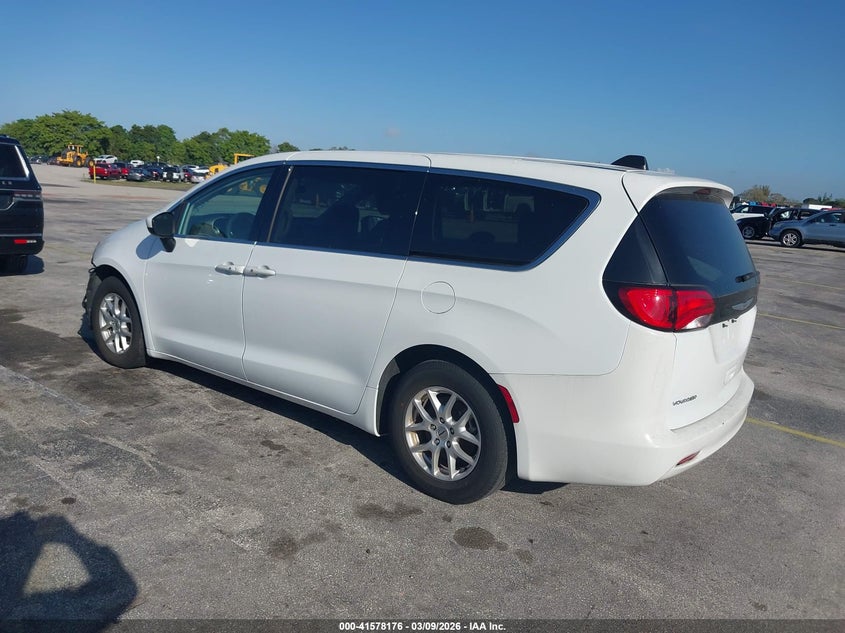 2022 Chrysler Voyager Lx