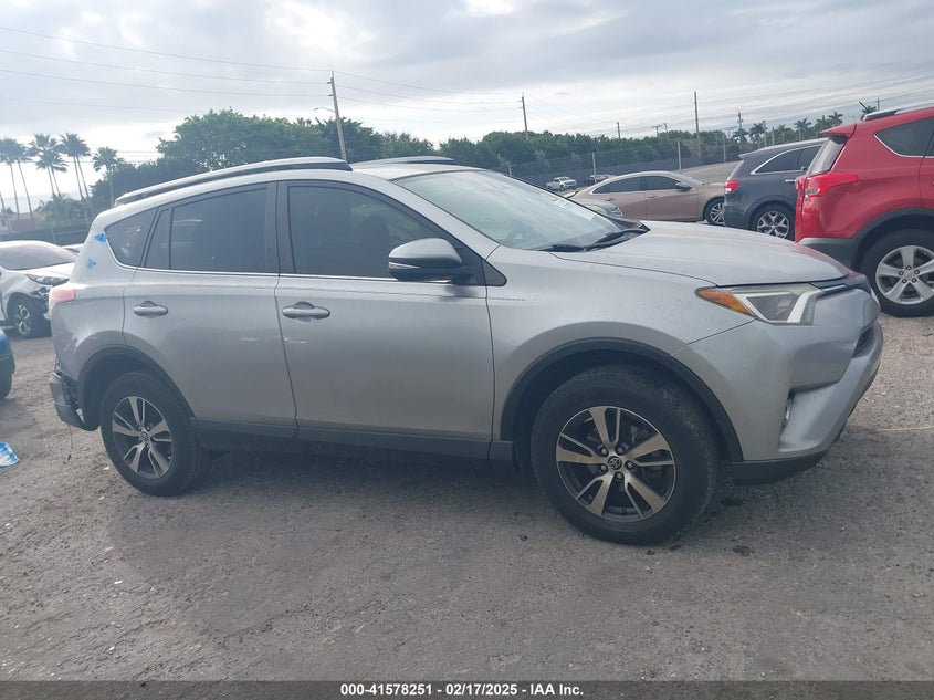 2018 TOYOTA RAV4 ADVENTURE/XLE - JTMWFREV3JJ185898