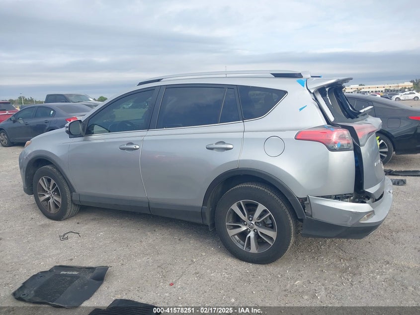 2018 TOYOTA RAV4 ADVENTURE/XLE - JTMWFREV3JJ185898