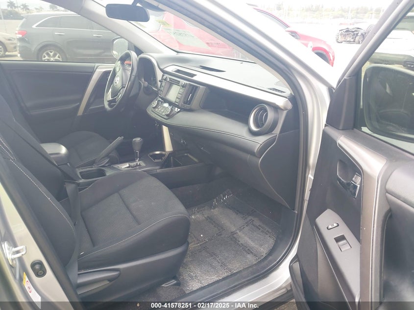 2018 TOYOTA RAV4 ADVENTURE/XLE - JTMWFREV3JJ185898