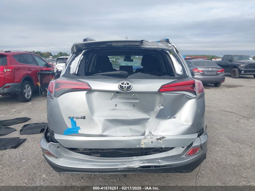 2018 TOYOTA RAV4 ADVENTURE/XLE - JTMWFREV3JJ185898