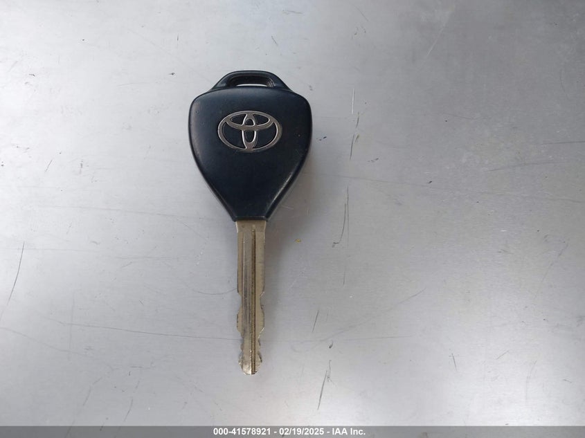 2009 TOYOTA YARIS VIN: JTDKT903295233070