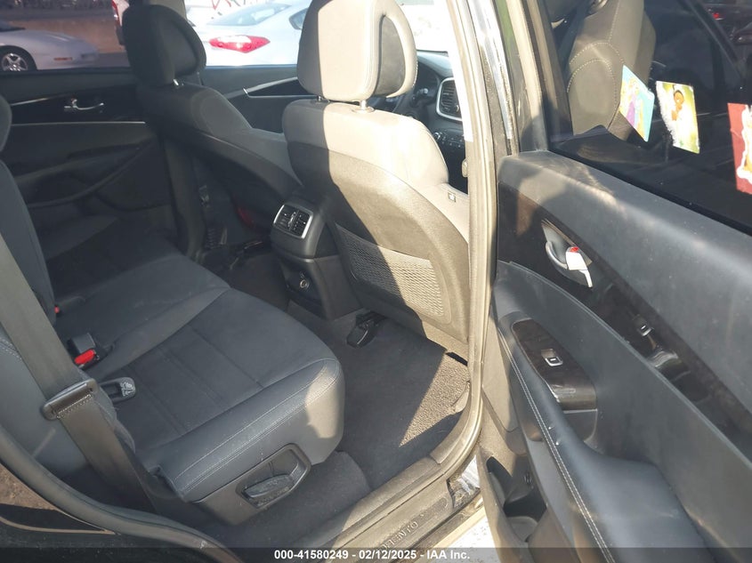 2016 Kia Sorento 2.4L L VIN: 5XYPG4A36GG186697 Lot: 41580249
