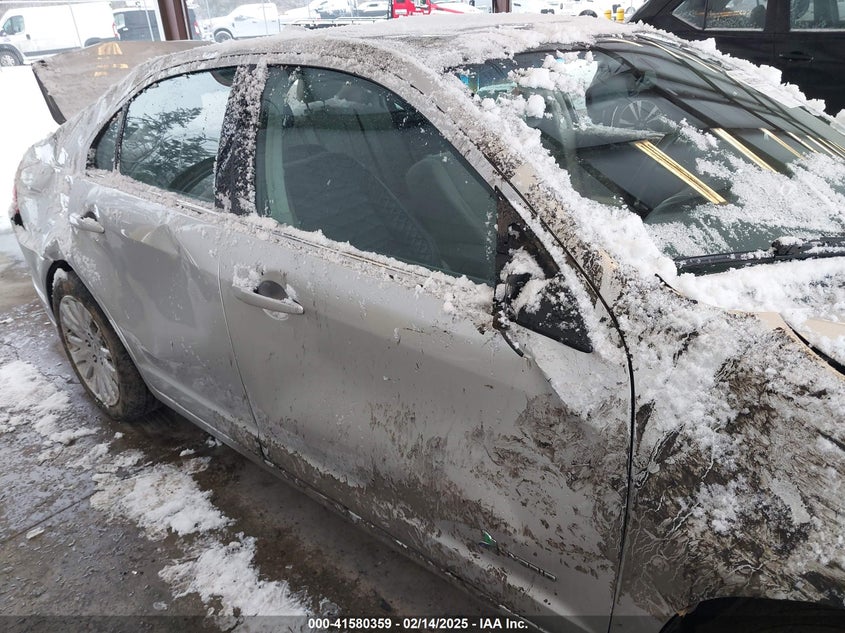 2011 FORD FUSION VIN: 3FADP0L31BR110020