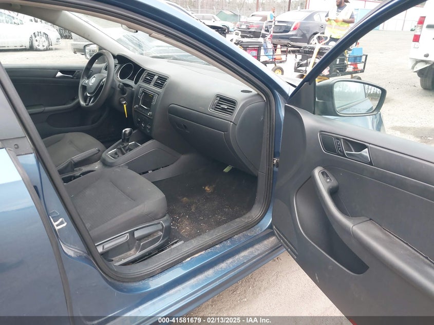 2016 VOLKSWAGEN JETTA VIN: 3VW267AJ3GM290777