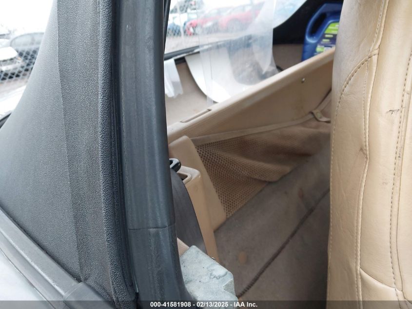 2002 Mazda Mx-5 Miata Cloth/Ls/Se VIN: JM1NB353320232406 Lot: 41581908