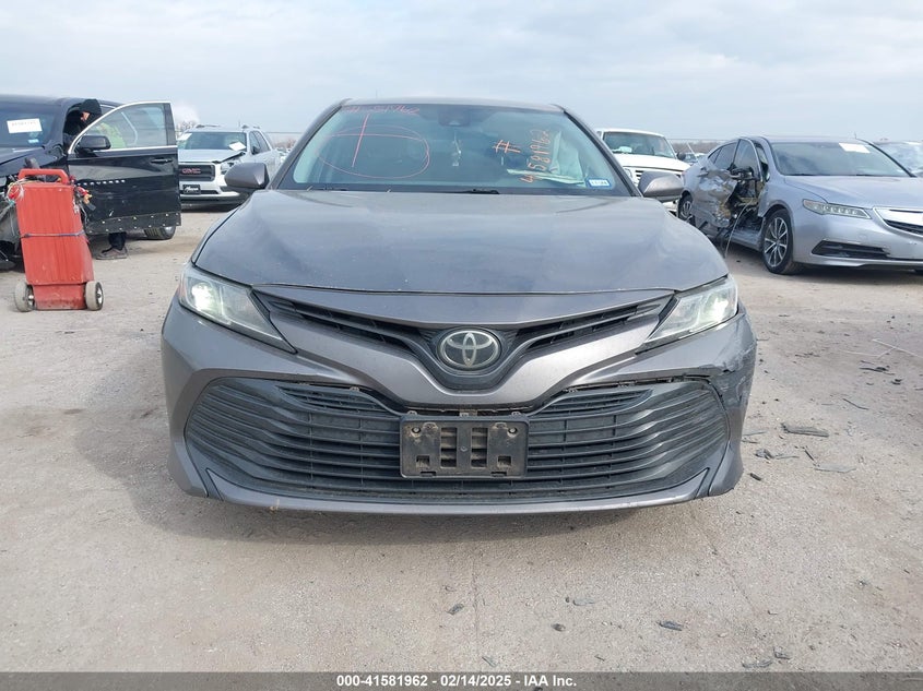 2018 TOYOTA CAMRY VIN: 4T1B11HK6JU628684