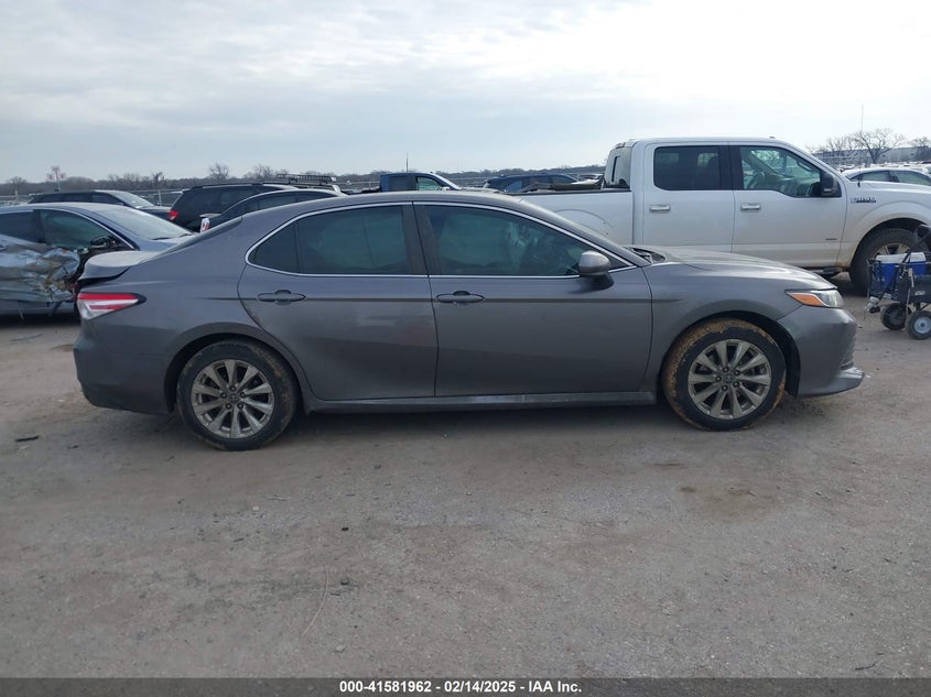 2018 TOYOTA CAMRY VIN: 4T1B11HK6JU628684