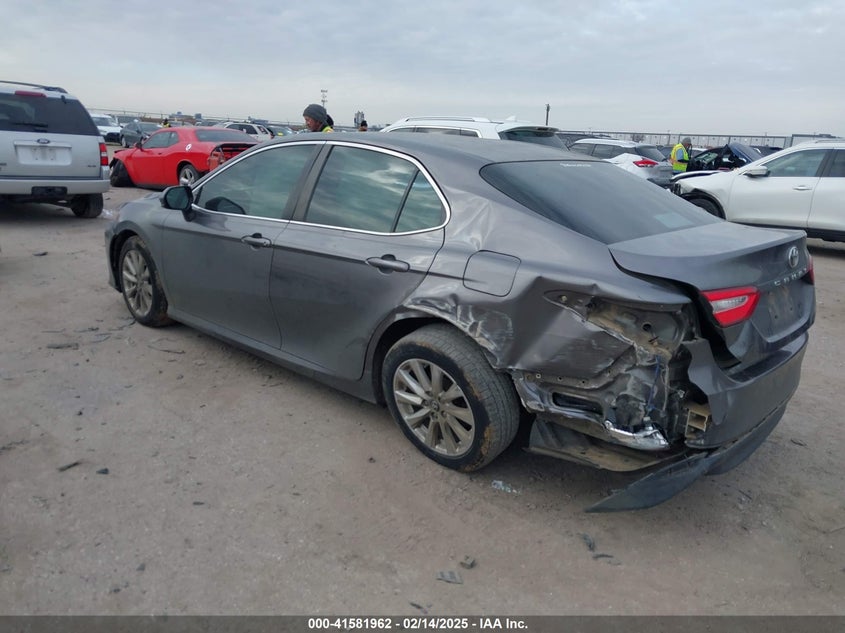 2018 TOYOTA CAMRY VIN: 4T1B11HK6JU628684