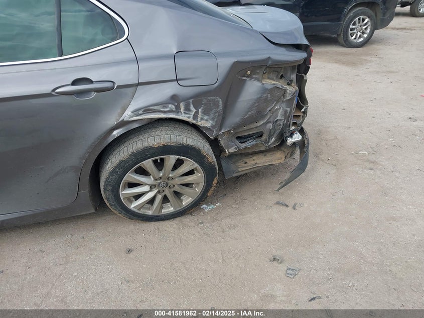 2018 TOYOTA CAMRY VIN: 4T1B11HK6JU628684