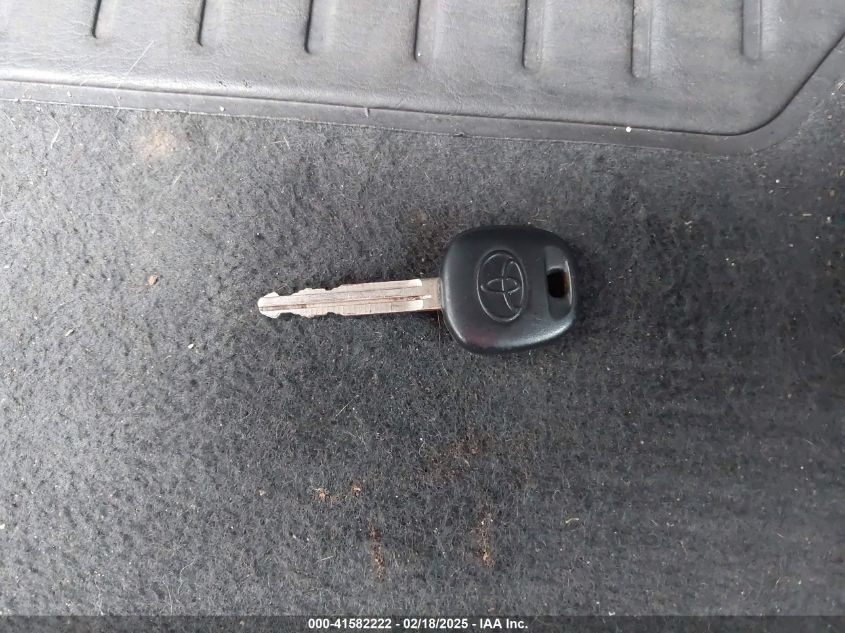 2006 Toyota Matrix Xr VIN: 2T1KR32E66C592995 Lot: 41582222