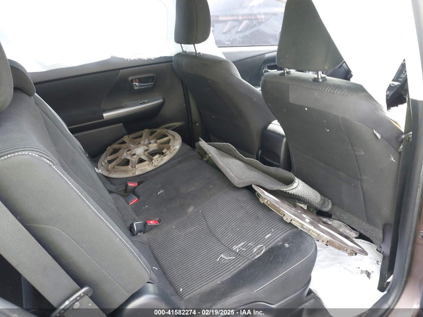 2015 TOYOTA PRIUS V VIN: JTDZN3EU4FJ040526