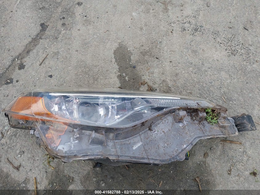 2017 TOYOTA COROLLA LE - 2T1BURHEXHC915683