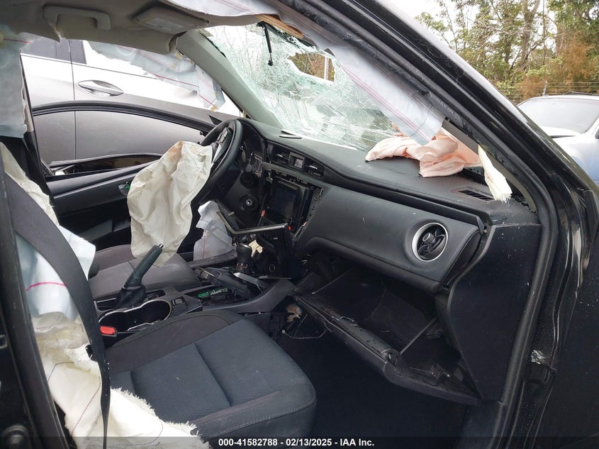 2017 TOYOTA COROLLA LE - 2T1BURHEXHC915683