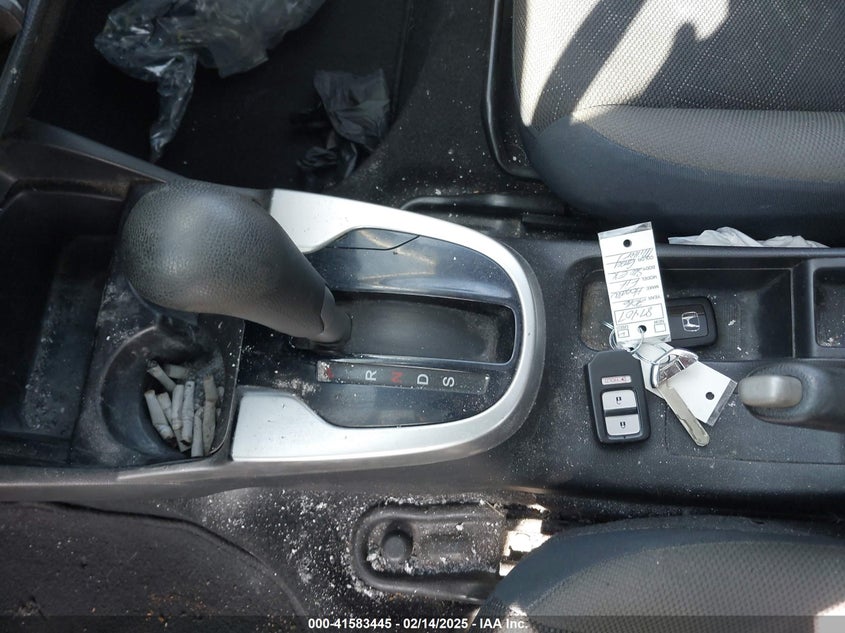2016 HONDA FIT VIN: JHMGK5H72GX039342