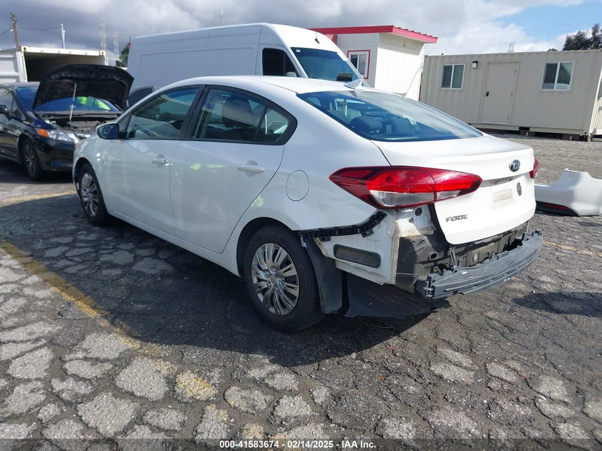 2017 KIA FORTE VIN: 3KPFL4A7XHE161687